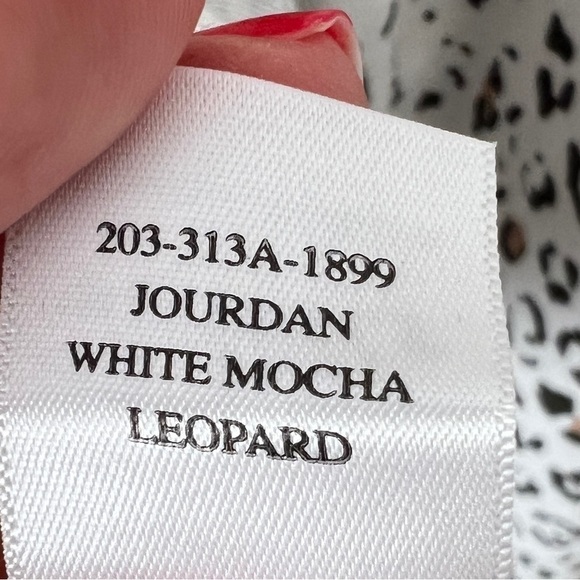 Rails Jourdan White Mocha Leopard Linen Blend Henley Top - Picture 6 of 6